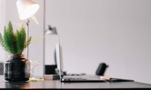 女生学什么专业就业前景好，女孩上什么技校学什么专业比较好（未来适合女生的五个专业）