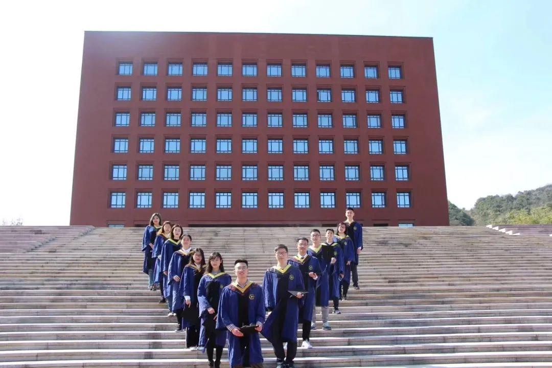 浙江大学主校区(浙江大学各个校区简介)