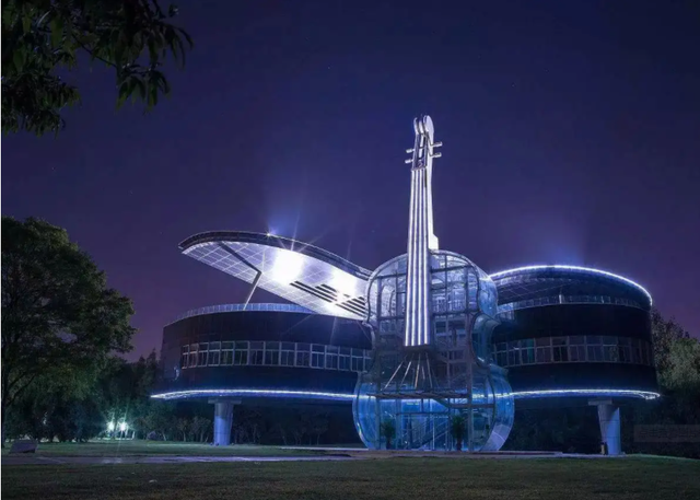 世界八大奇异建筑是哪八种，世界八大建筑奇观（世界奇葩建筑大盘点）