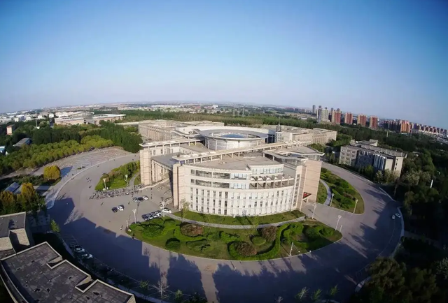 河北地质大学就业信息网,河北地质大学华信学院学费标准(背景厉害就业