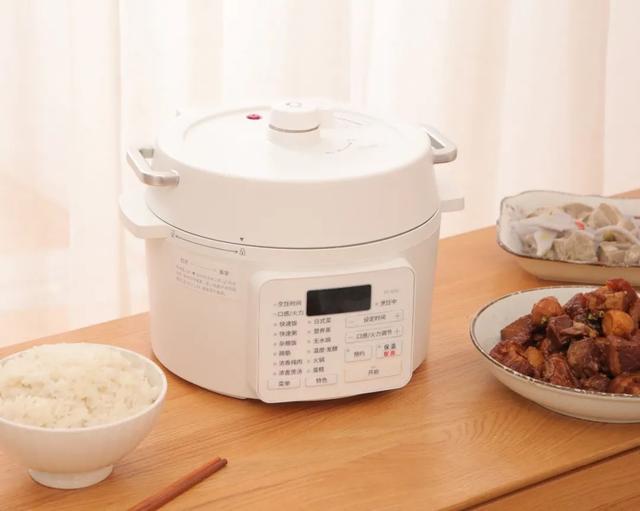 电压力锅和电饭煲有什么区别，电压力锅跟电饭煲有什么区别（为何那么多人都用电压力锅煮饭）