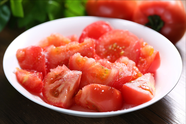 圣女果保存时间，圣女果保存时间长方法（现在的西红柿为啥都“硬邦邦”的）