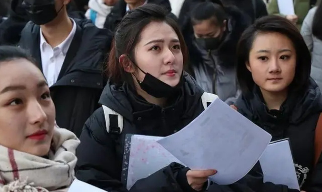 四川传媒学院是一本还是二本，四川传媒学院是几本大学（学生花式跳绳像吃炫迈）