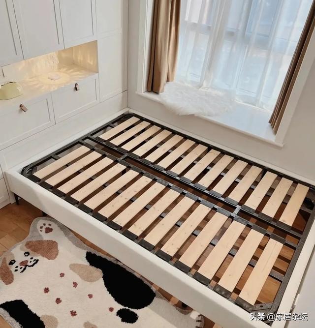 榻榻米什么意思，榻榻米是什么（不会再装榻榻米）