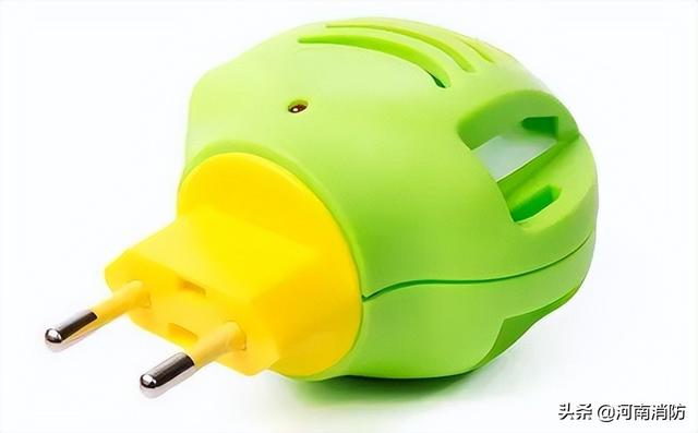 杀虫剂可以喷床上吗，喷杀虫剂对衣服和床有影响吗（驱蚊用品藏隐患）