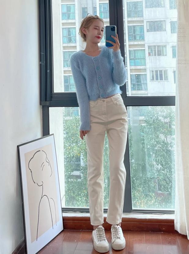 白色裤子穿搭，白色裤子穿搭图片男（最近流行这2种“白裤子”）