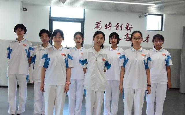 创新大赛作品范例，创新创业大赛作品范例（高新一中魏康雅荣获全国中小学生创新作文大赛总决赛特等奖）