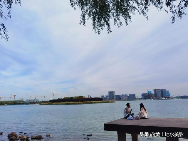 郑州龙湖湿地公园现状分析，河南郑州龙湖湿地公园秋色初露