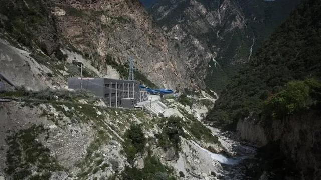 虚拟币暴跌原因最新消息，2022年虚拟货币集体跌（比特币未来还会进一步下跌）