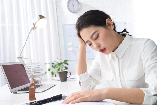如何管理好自己的职场圈，如何做好职场管理（职场中管理情绪的4种方式）