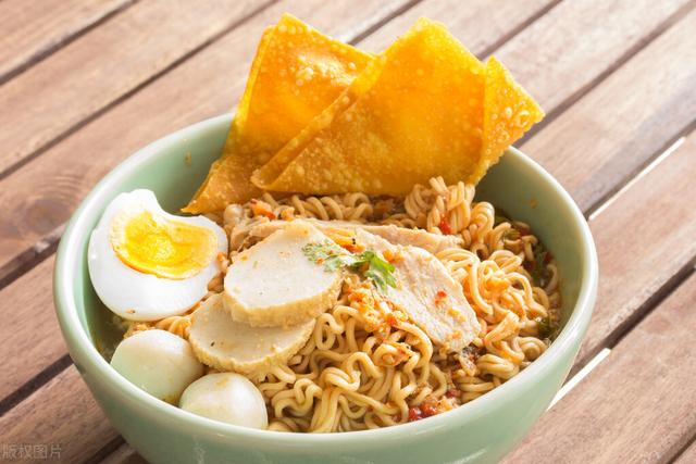 孕妇可以吃方便面吗，孕妇可以吃方便面吗孕中期（别再轻信“谣言”）