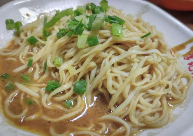 芋饺的做法比例，做芋饺的比例窍门（想赖在这个“小吃内卷地”吃到撑）