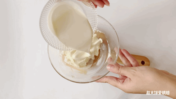 怎样做生日蛋糕，怎样做生日蛋糕的奶油（不用花钱订蛋糕）