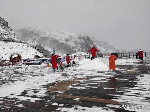 玉龙雪山十月份有雪吗，玉龙雪山现在9月有雪吗（玉龙雪山迎来今秋第一场雪）