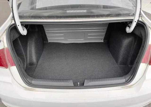 桑塔纳裸车5万，5万到6万的新车图片及价格（2021款大众桑塔纳优惠30000块钱）