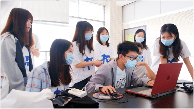 现在干什么最挣钱，现在干什么最挣钱的短视频（超50%的00后都在做副业赚钱）