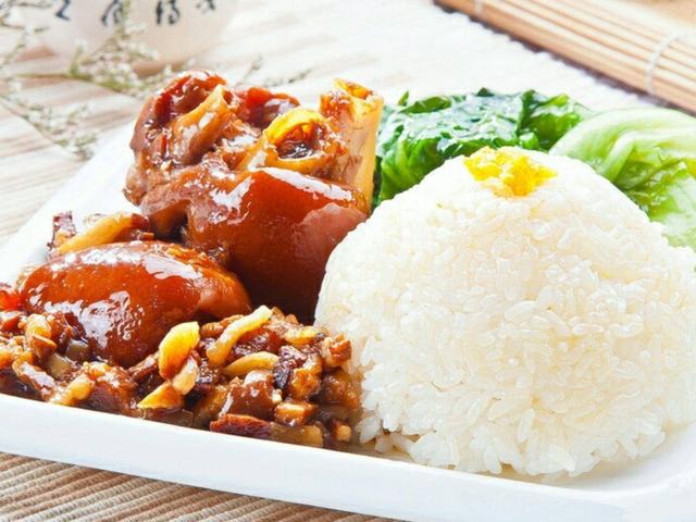 潮州猪脚饭怎样做好吃,汕头猪脚饭怎么做好吃(遍布广州大街小巷的"猪