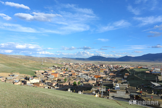 墨石公园属于哪个县城，墨石公园简介（必驾木格措墨石公园圣地理塘）