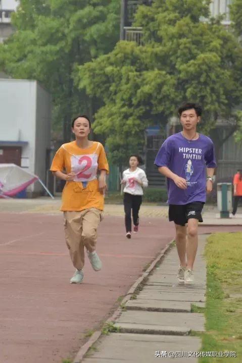 快乐星球第三部的简介，快乐星球第三部片尾（在文传什么是快乐星球）