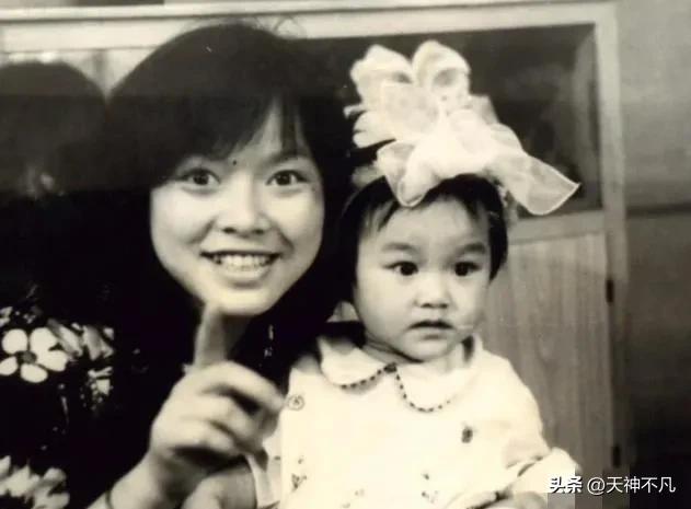 王菲是哪里人今年多大了，53岁王菲在福建寺庙祈福