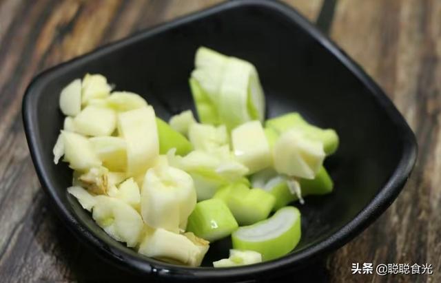 干香菇有保质期吗，干香菇一般要泡多久才能食用（建议家中常备这几种菜）