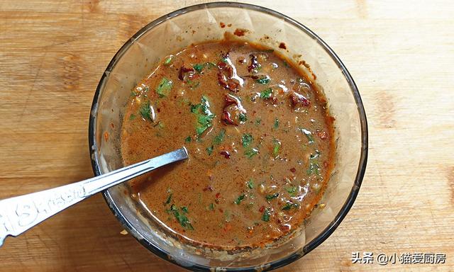 芝麻酱怎么做，如何解芝麻酱（酱香浓郁特别爽口好吃）