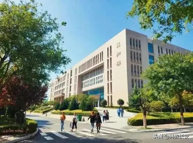 西安培华学院学费多少，西安外事学院专科专业有哪些（成就你的灿烂人生）