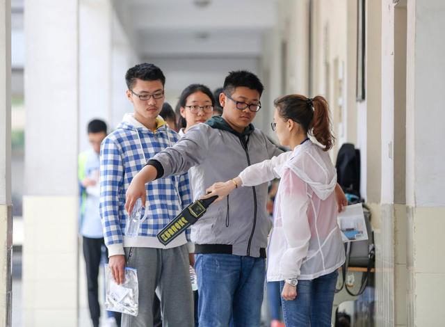 第一学历和第二学历有什么区别，第一学历和第二学历有什么区别就业有影响吗（高考不再以“一二三本”区分）