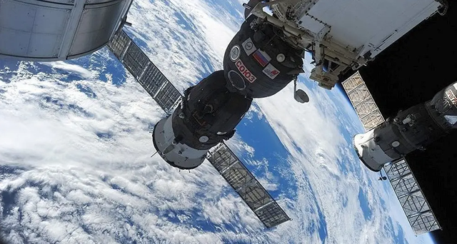天上有多少颗星星，真实地球照片太吓人（全球共有4800多颗卫星）