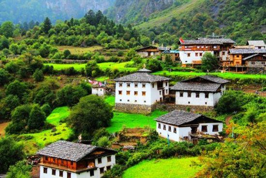 雨崩村海拔是多少，雨崩村海拔（喂马劈柴的“旷世桃源”）
