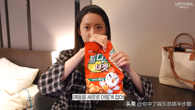 林允儿去剧组拍戏竟然无人认出？助理笑言：是不是因为你素颜啊