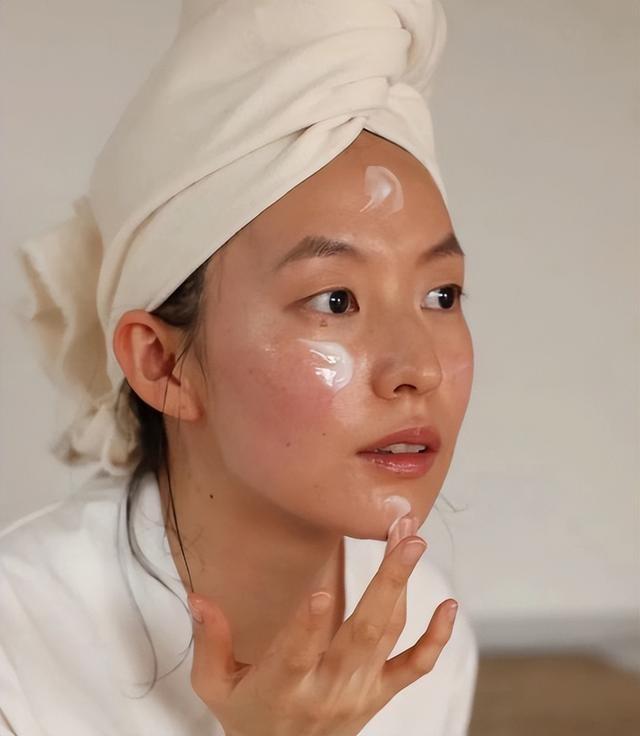 粉底的作用是什么，粉底有什么用（你也能每天光彩照人）