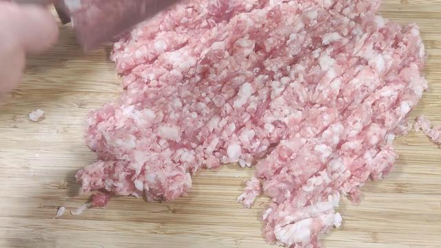 豆酱的做法，鸡蛋黄豆酱的做法（日销700份的炸酱秘方）