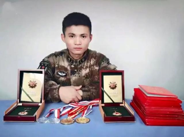 俯卧撑世界纪录，同样是吉尼斯世界纪录（单臂俯卧撑1分钟107个）