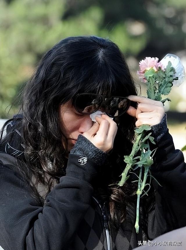 雾柳镇演员表介绍，雾柳镇的大红谁演的（《情深深雨濛濛》中的女三）