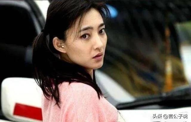 吴倩湿发照上热搜，28岁生娃后仍然像少女（娱圈6位“素颜女神”）