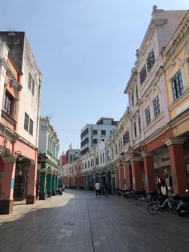 华盖山是什么，华盖山栈道悠闲游