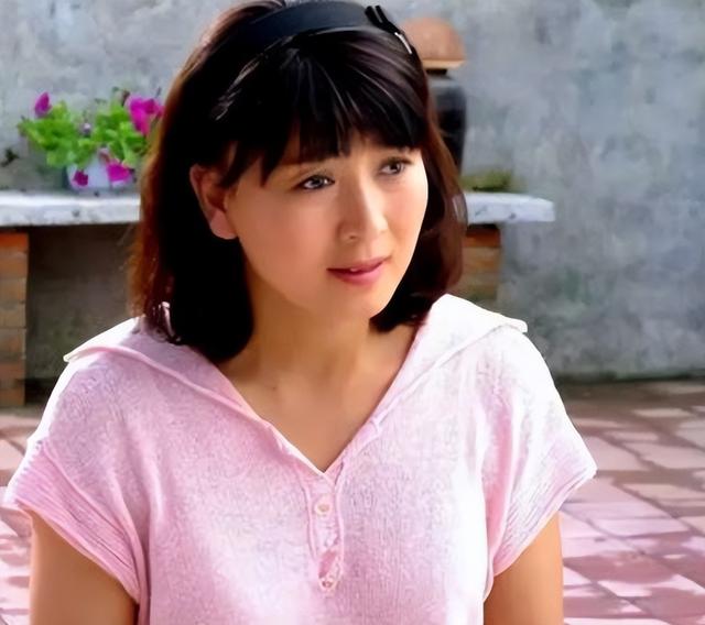 “二人转女王”闫学晶：两段婚姻三个孩子，两任丈夫都是二婚