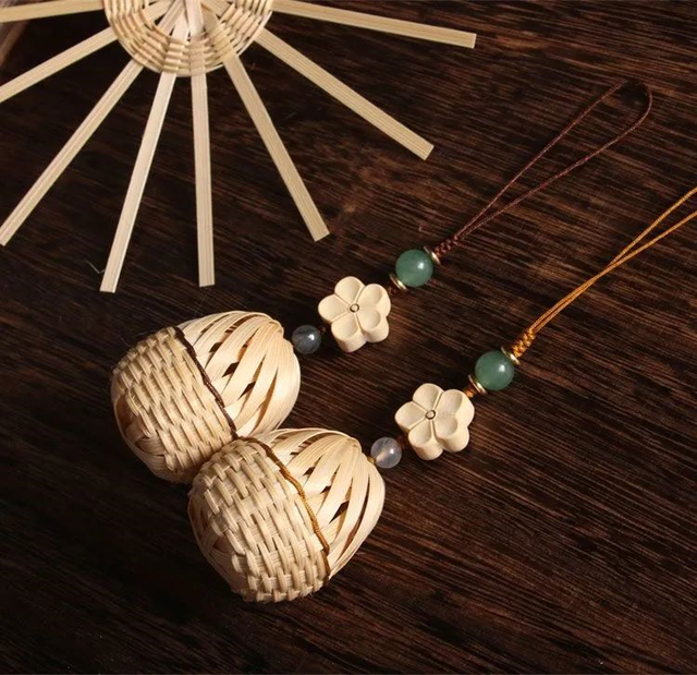 送别人相思豆代表什么意思，梦见别人送我相思豆（送暗恋或喜欢的人的礼物）