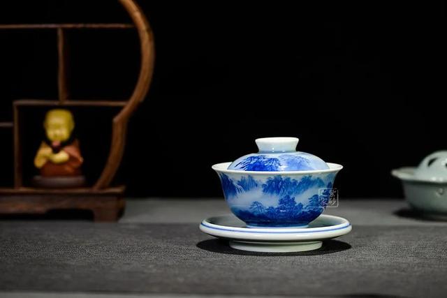 茶具哪种盖碗好，喝茶讲究用盖碗，老茶客必备之