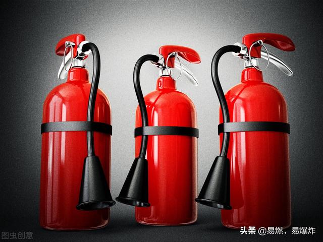 二氧化碳灭火器，co2灭火器是什么灭火器（二氧化碳灭火器和干粉灭火器的使用方法）