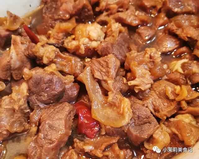 炖牛肉要焯水吗，炖牛肉一定要焯水吗（牛肉软烂又入味）