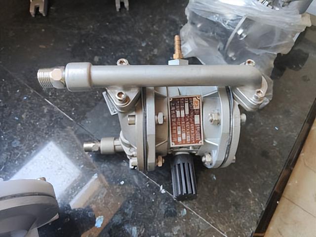 气动隔膜泵原理，气动隔膜泵原理是什么（气动隔膜泵有什么特点）