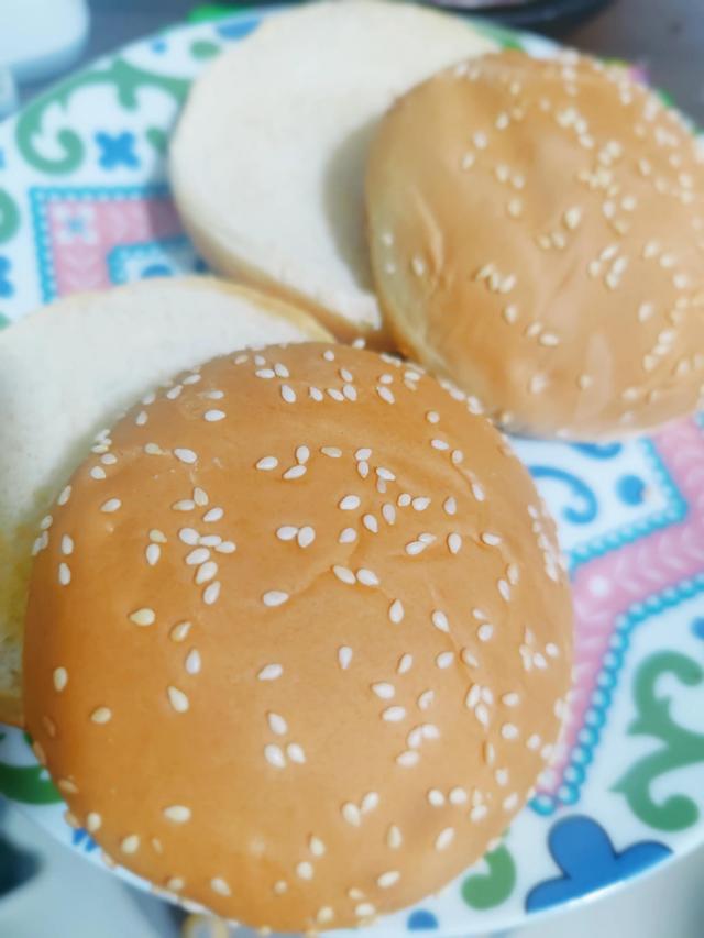 汉堡牛肉饼用哪个部位_牛肉汉堡用什么部位的牛肉，汉堡牛肉饼是牛的什么部位（家庭版牛肉汉堡）