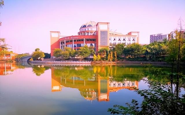 广东本科大学全部排名，广东大学排行榜前十名（广东省一本大学排名一览表）