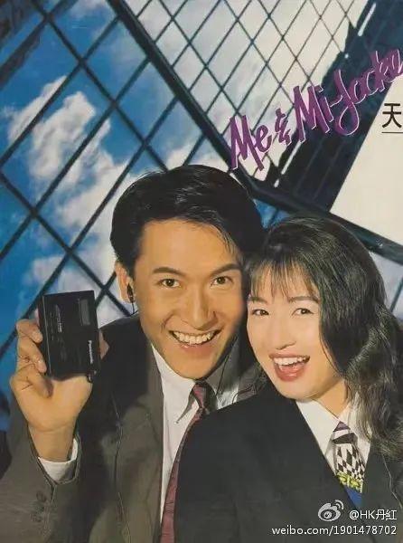 54岁tvb小生近况，54岁TVB肌肉男神晒父子合照