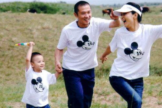 何音：为了儿子跟黄志忠离婚，为了儿子又嫁小丈夫