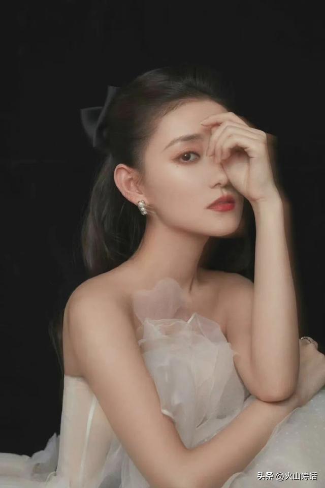 蒋依依电视剧大全，20岁就已参演过13部电影作品