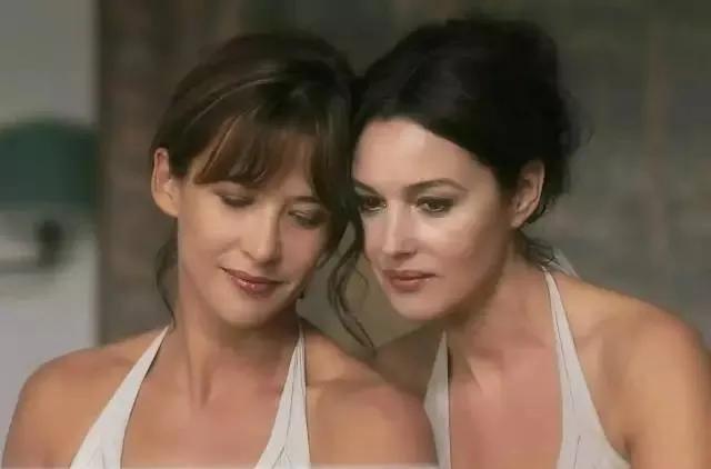 说电影:《不可撤销》贝鲁奇鲜花绽放时刻的悲伤痛苦