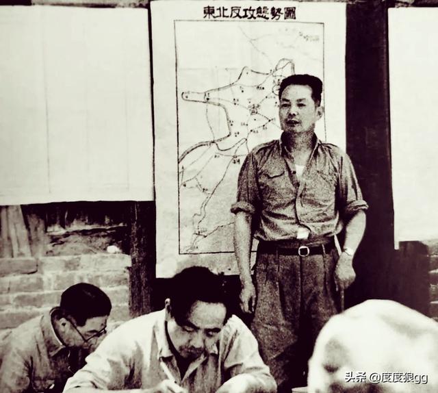 八路军参谋长是谁，八路军三个师长是谁（1949年为何是林彪下级）